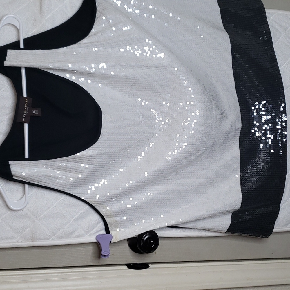 Dana Buchman sequin rmtank top 3x bkack and white sequin